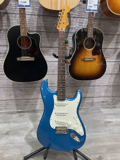 ギター SQUIER ClassicVibe60sStratocaster Squier Classic Vibe 60s Stratocaster Electric Guitar, with 2